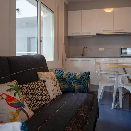 Petite Marie Acollidor Per 2 Persones A 2 Minuts De La Platja Gran, En Ple Centre De Apartamento *