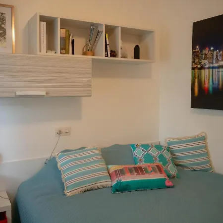 Appartement Petite Marie Acollidor Per 2 Persones A 2 Minuts De La Platja Gran, En Ple Centre De